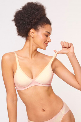 Bezešvá podprsenka Sloggi Body Adapt T-shirt Bra