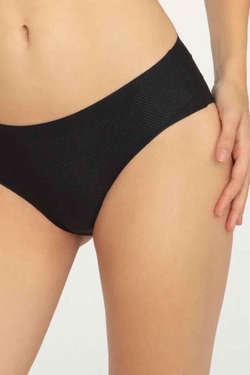Elegantní bezešvé kalhotky v klasickém střihu