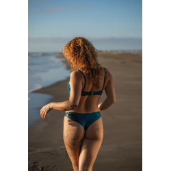 Smaragdové plavkové brazilky vykouzlí sexy zadeček | Triola
